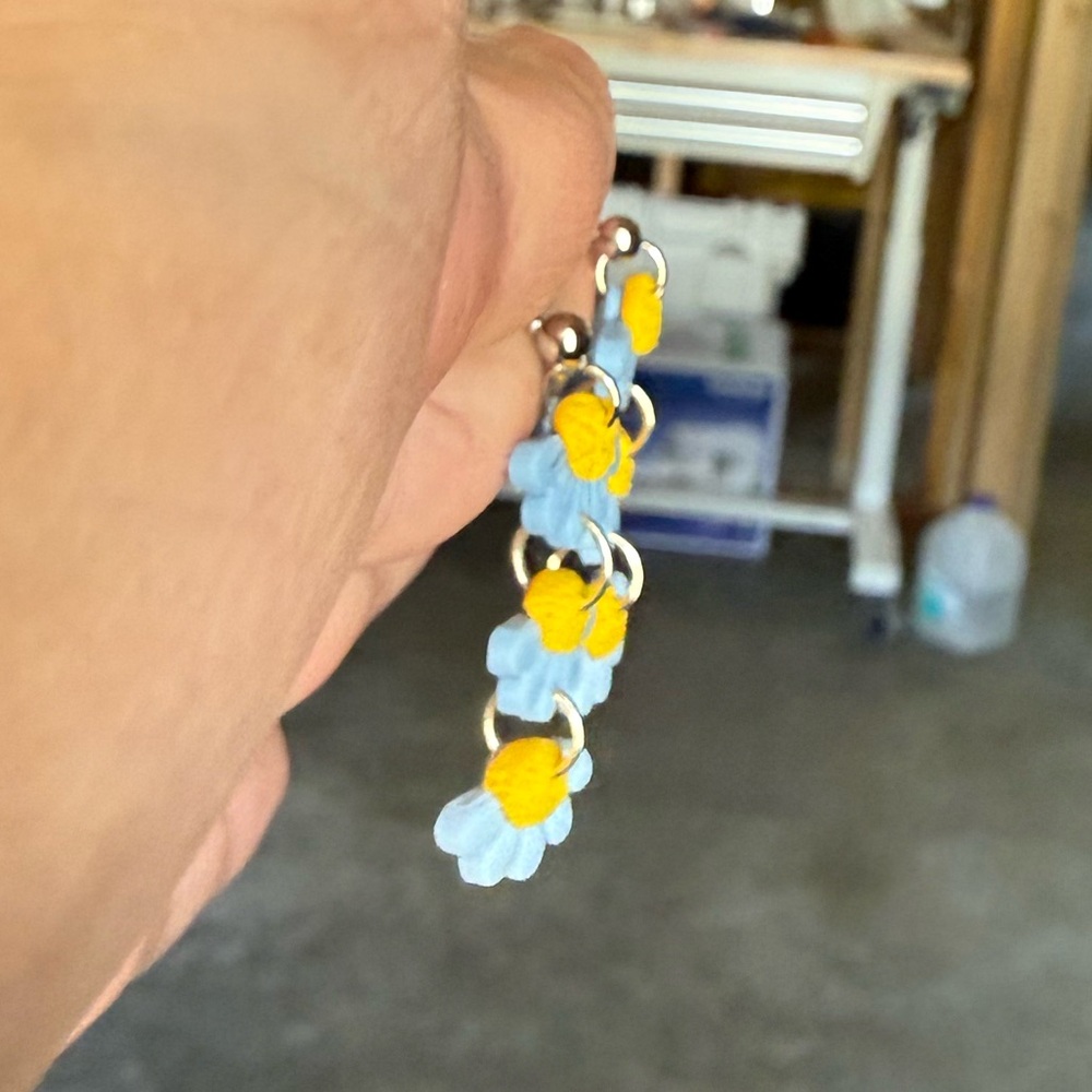 Handmade flower stack earrings - Picture 4 of 4